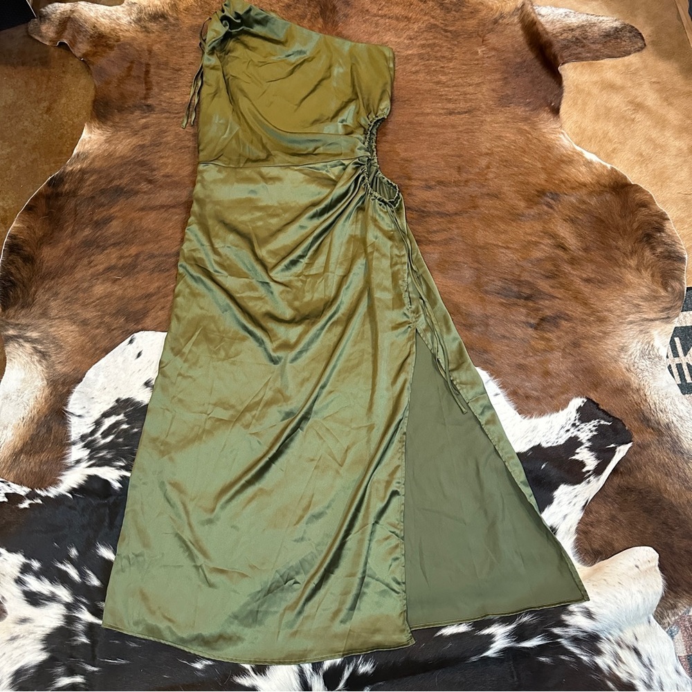 Satin Dress fits best C or D cup woman! I am a B and it’s very large on me